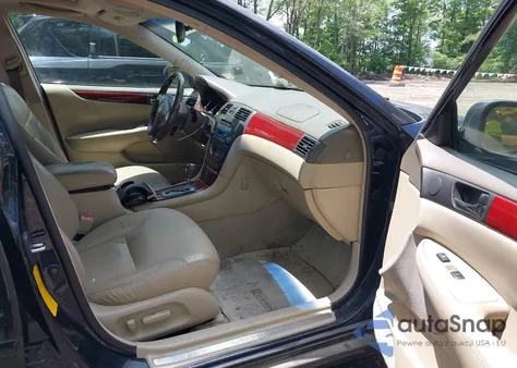 2002 Lexus Es 300 z USA, uszkodzony, nr VIN JTHBF30G525020660